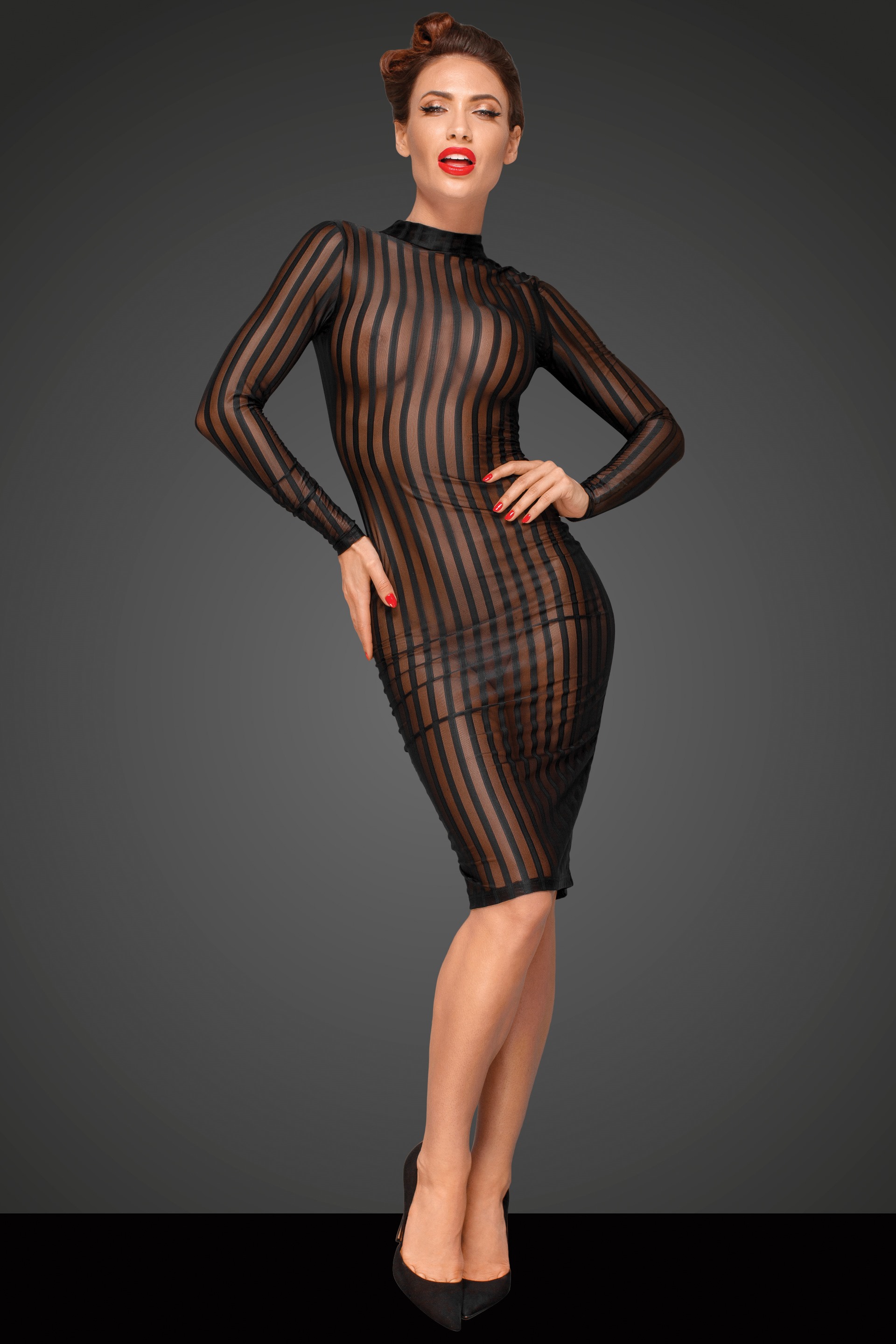 Durchsichtiges Kleid, Klassisches Kleid F182 aus weichem Tüll mit hohem Kragen, Knopfverschluss und sexy Rückenausschnitt mit Spitzenbesatz von Noir Handmade