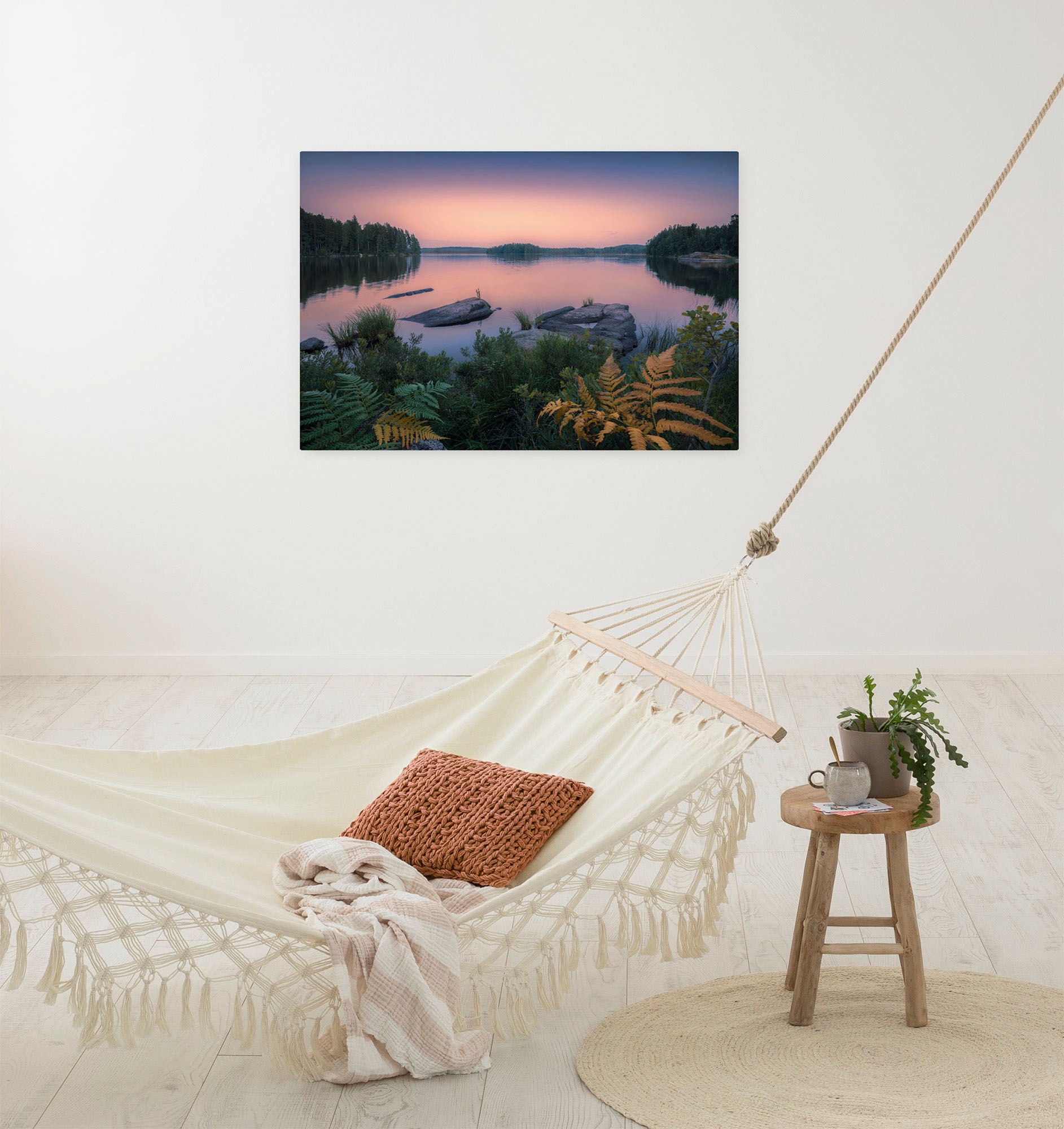 Komar Leinwandbild 'Swedish Blues - Größe 90 x 60 cm' Baum Berge Blumen Blätter Foto Jahreszeiten Landschaft Meer Natur Palmen Strand Packung, 1 Stk. tlg. Keilrahmenbild mi Echtholzrahmen