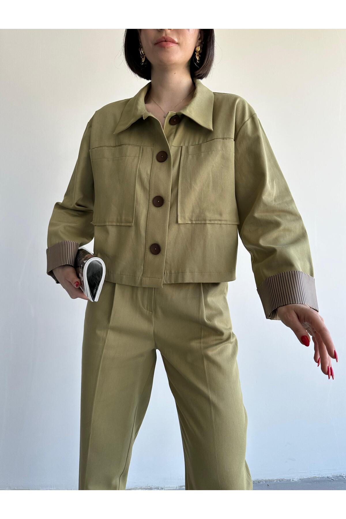 Laluvia Khakifarbenes, Gefüttertes Gabardine-jacken-hosen-set Aus 100 % Baumwolle Mit Streifendetail für Damen - S