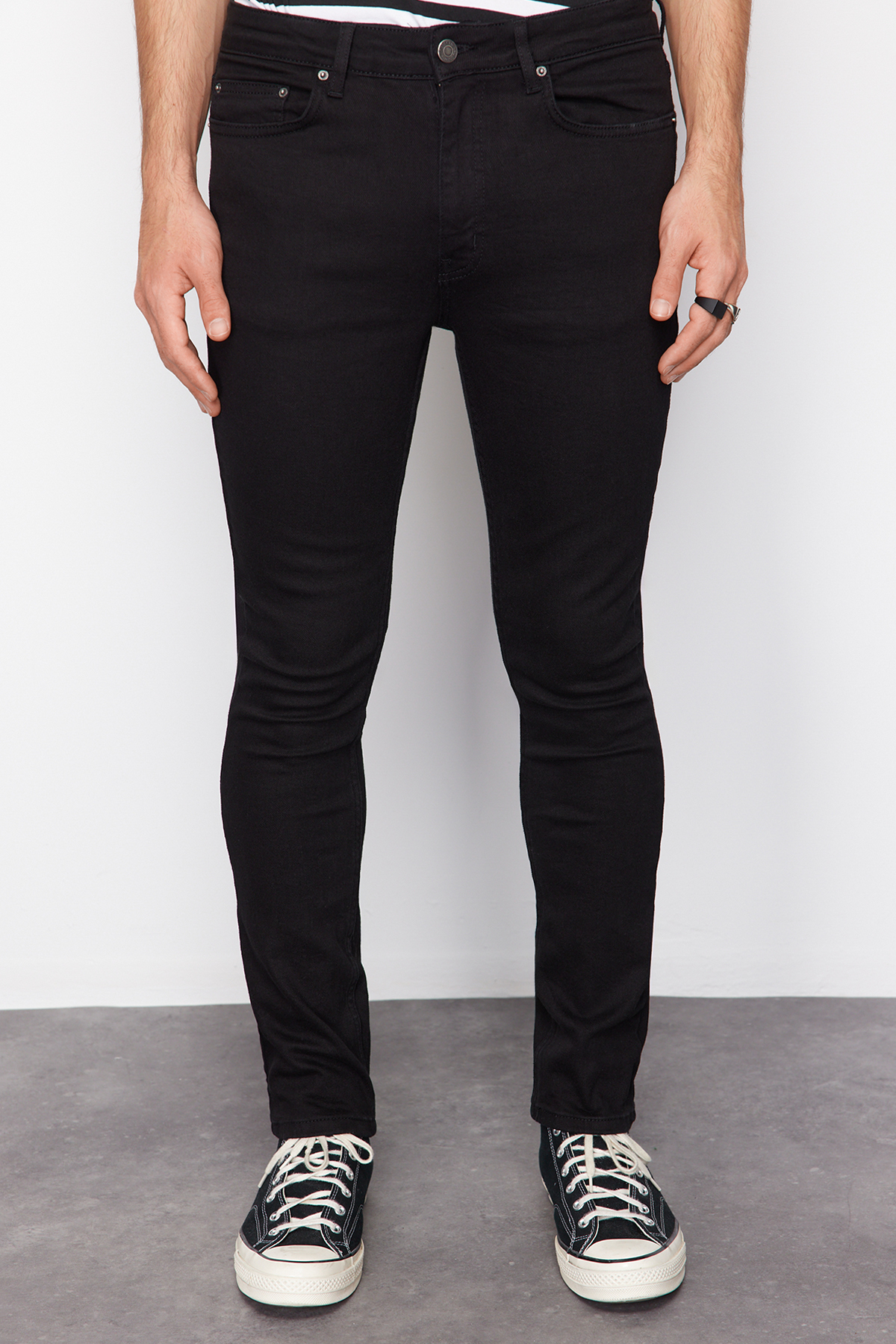 Trendyol Collection Schwarze, Superschlanke Jeans-jeanshose Aus Dehnbarem Stoff für Herren - 30