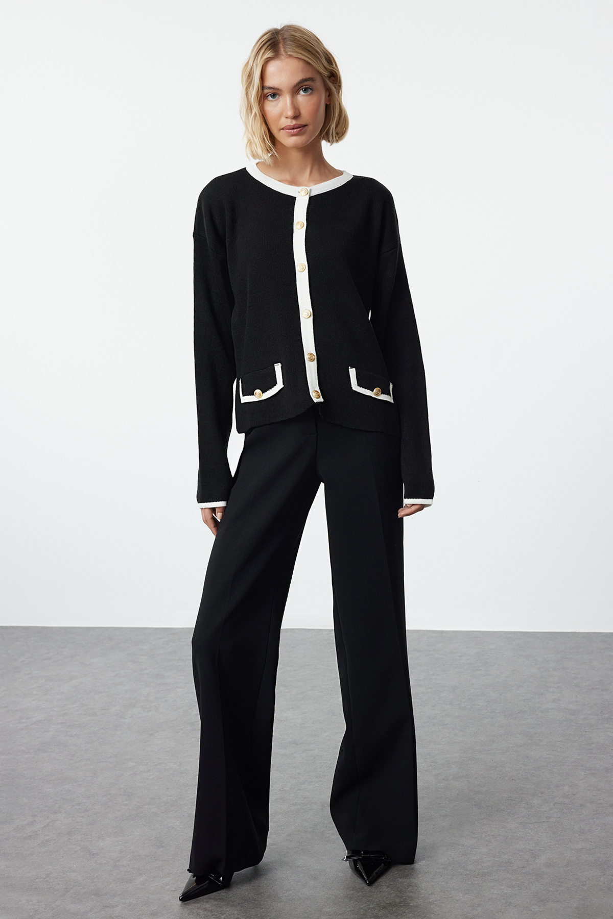 Trendyol Collection Schwarzer Strick-cardigan – Farbblock, Jacken-look für Damen - M