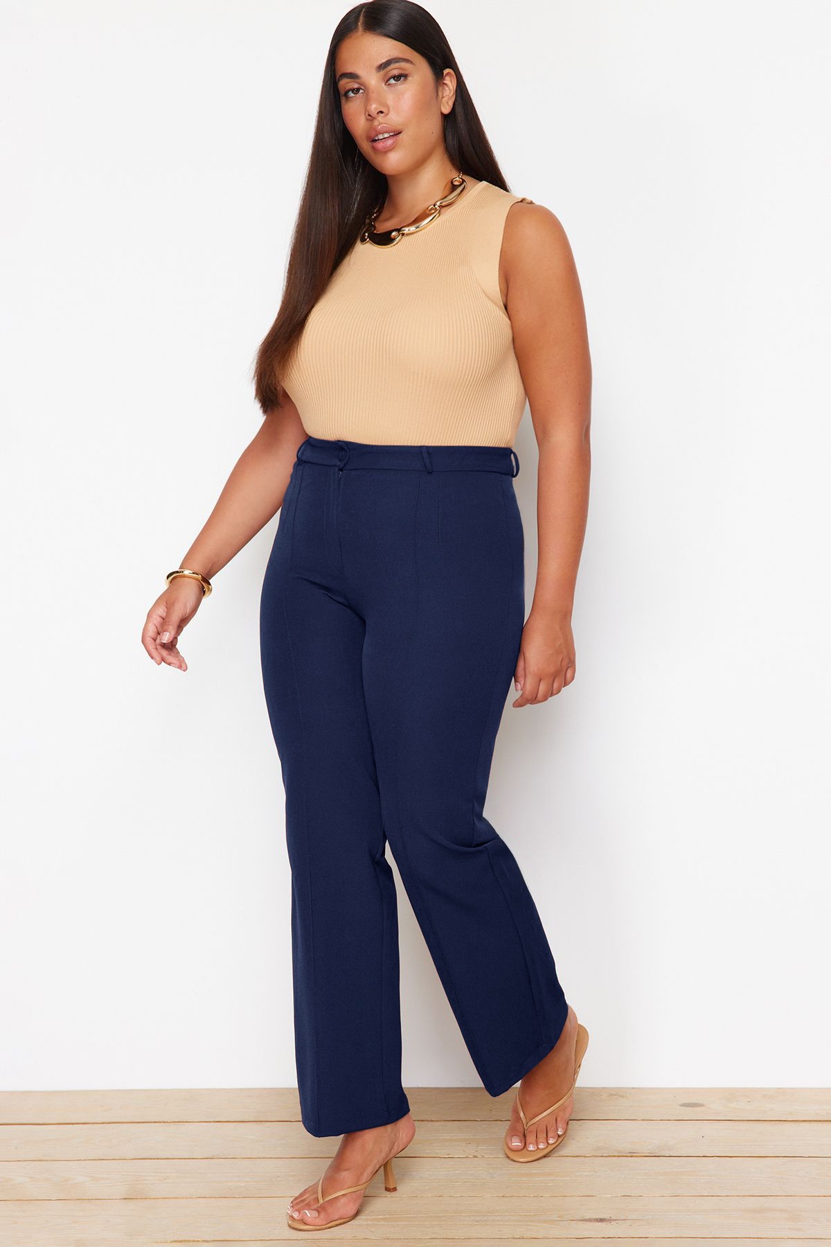Trendyol Curve Marineblaue Gerade/hohle Hose Mit Geradem Schnitt Und Hoher Taille, Gerippte Nähte, Gewebte Hose für Damen - 44