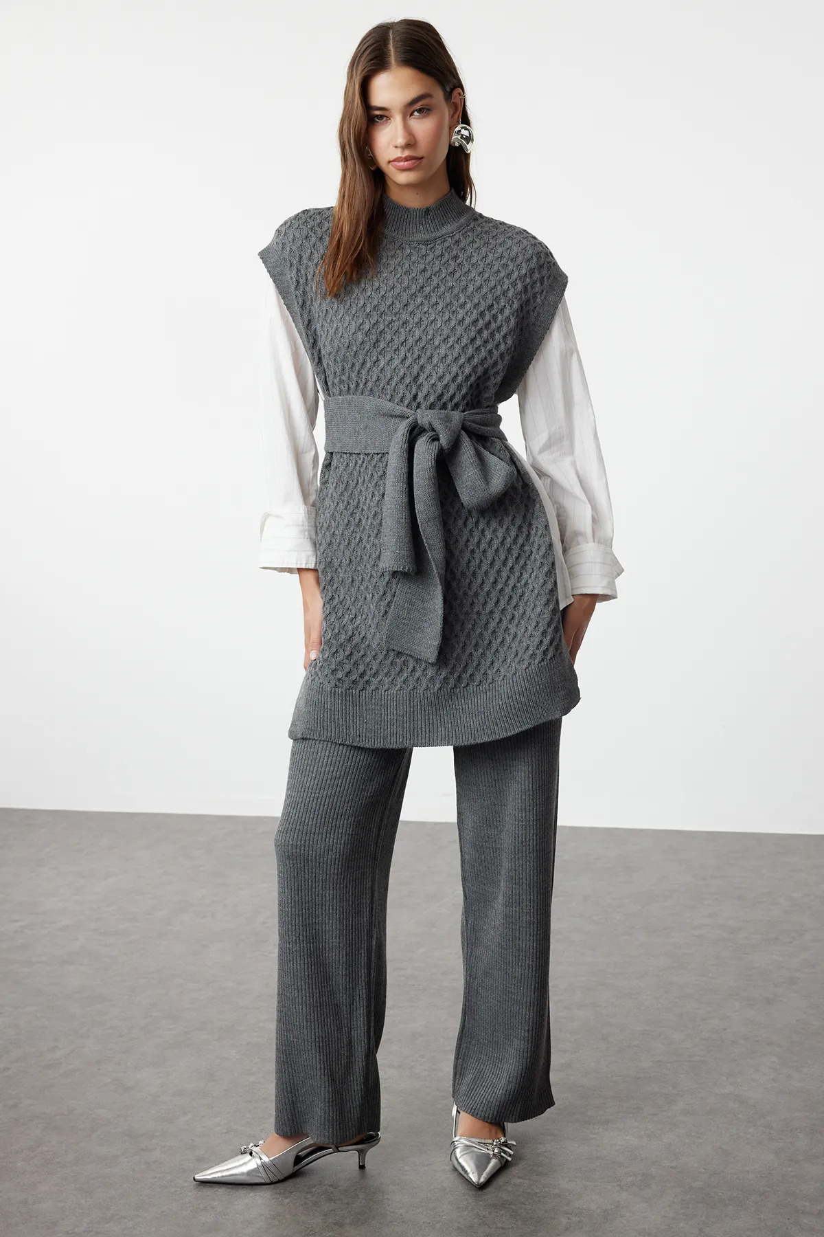 Trendyol Modest Anthrazitfarbenes, Mit Gürtel Versehenes, Gestricktes Pullover-hosen-set Aus Reis für Damen - XL