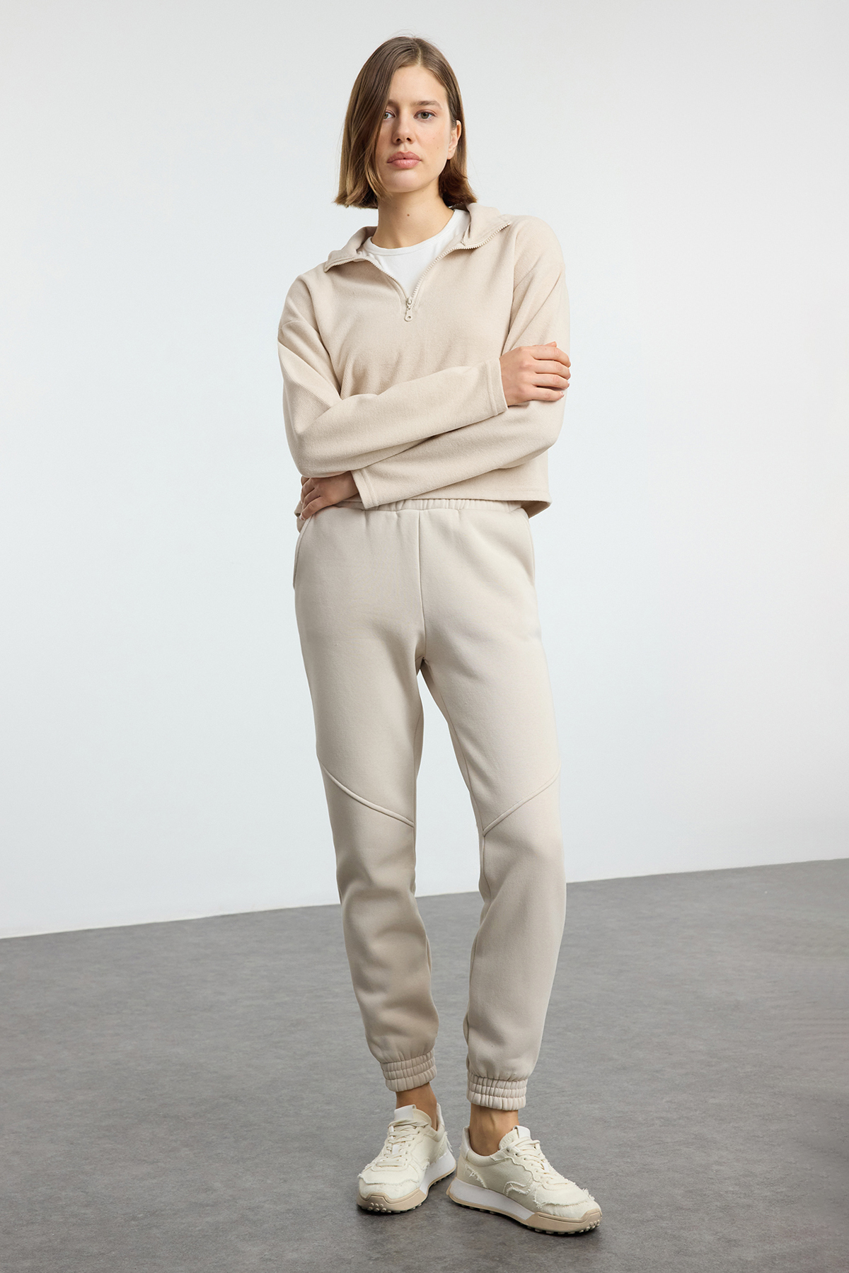 Trendyol Collection Stone Basic Jogger Thick Inside Fleece Strick-jogginghose Hose für Damen - L