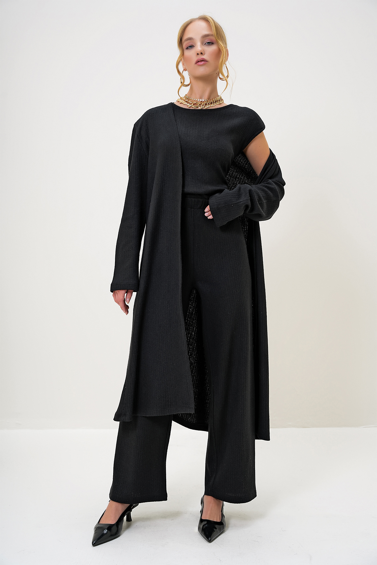 Trend Alaçatı Stili Schwarzer Anzug Aus Bluse, Hose Und Strickjacke Mit Gepolsterten Schultern Und Rundhalsausschnitt, für Damen - M