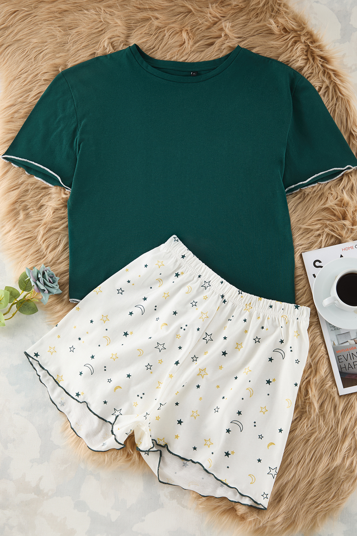 Trendyol Collection Smaragdgrünes Baby-pyjama-set Mit Galaxiemuster – Overlock-shorts Mit Details für Damen - M