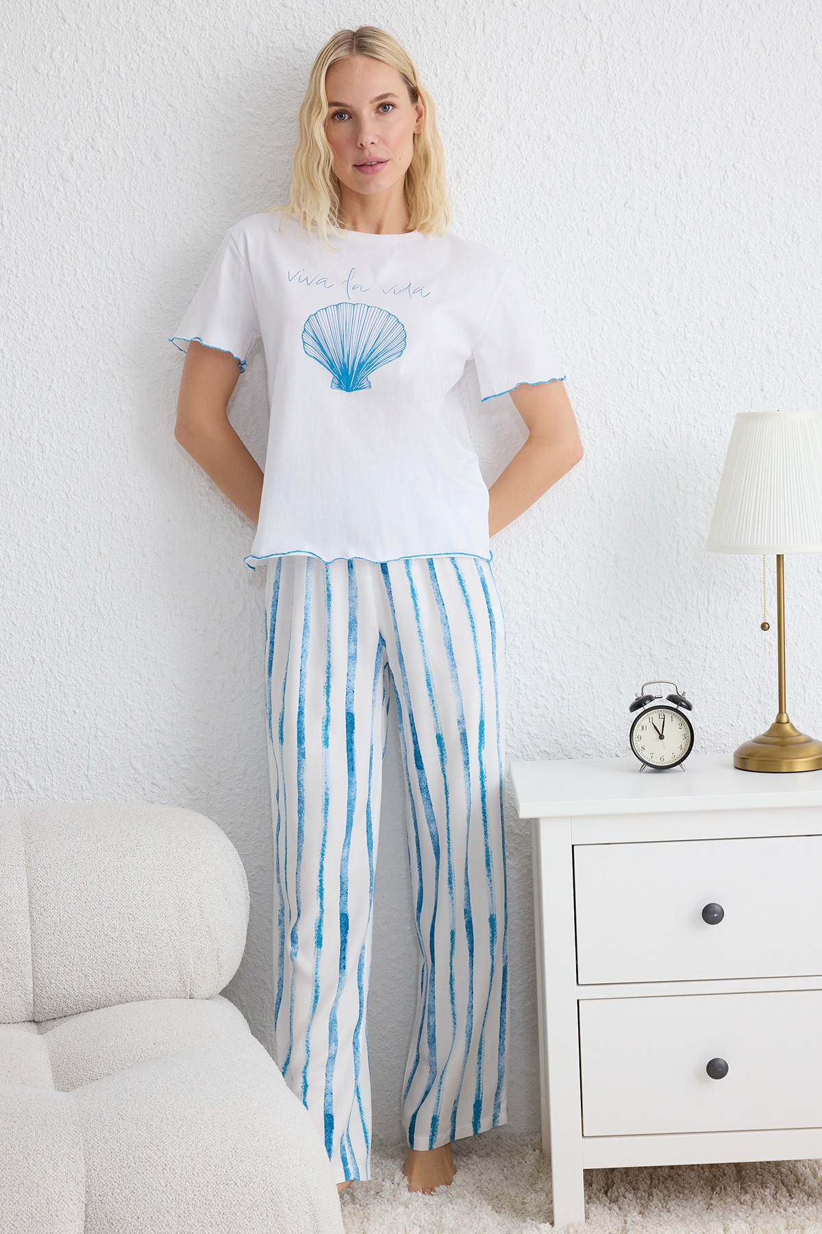 Trendyol Collection Weiß-blau Gestreiftes, Bedrucktes Baby-overlock-strickpyjama-set Aus Viskose Mit Detaillierten Details für Damen - XL