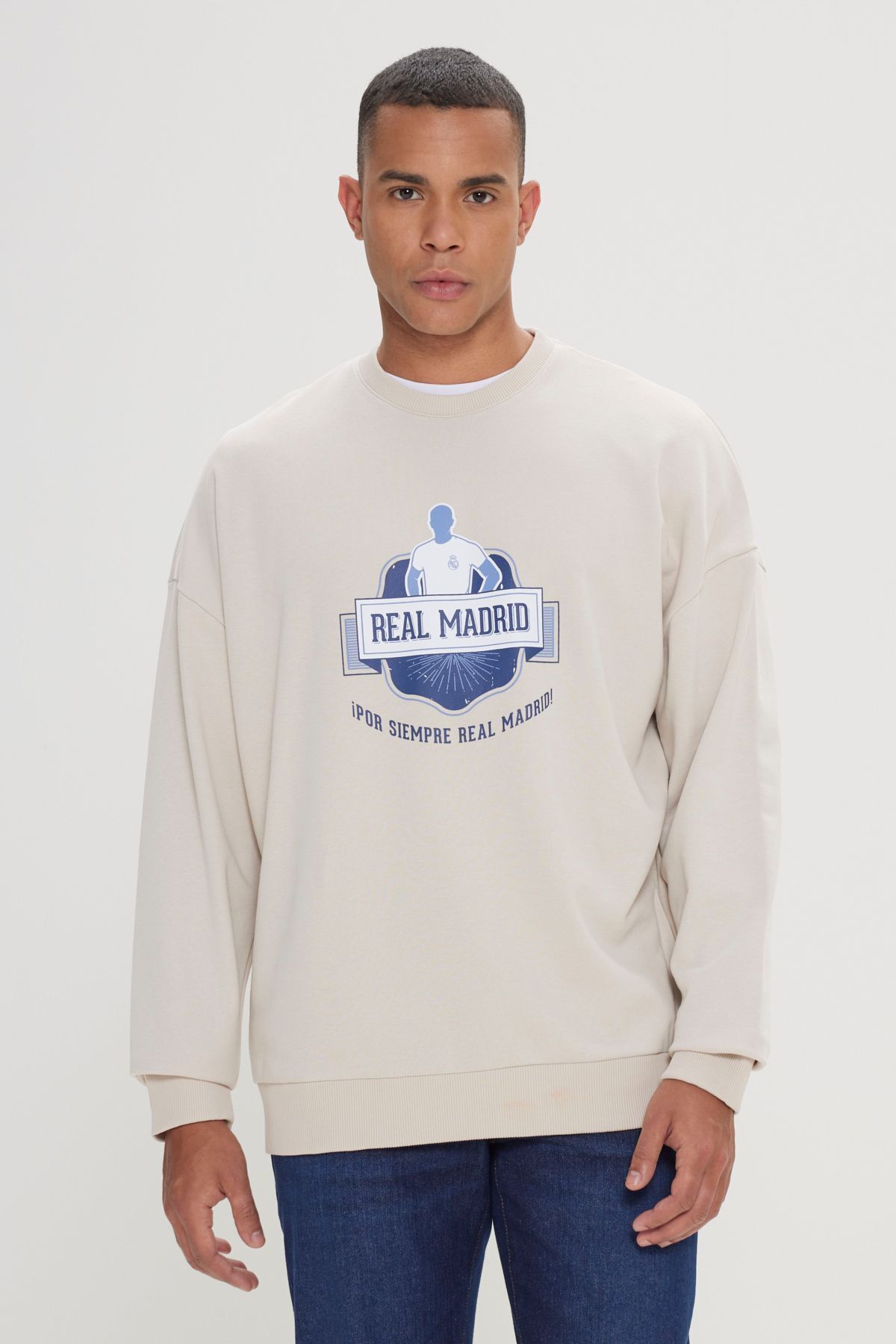 AC&Co / Altınyıldız Classics Von Real Madrid Lizenziertes, Locker Geschnittenes, Hellbeiges Sweatshirt Mit Rundhalsausschnitt Aus 3-fädiger Baumwolle Mit Oversize-passform für Herren - L