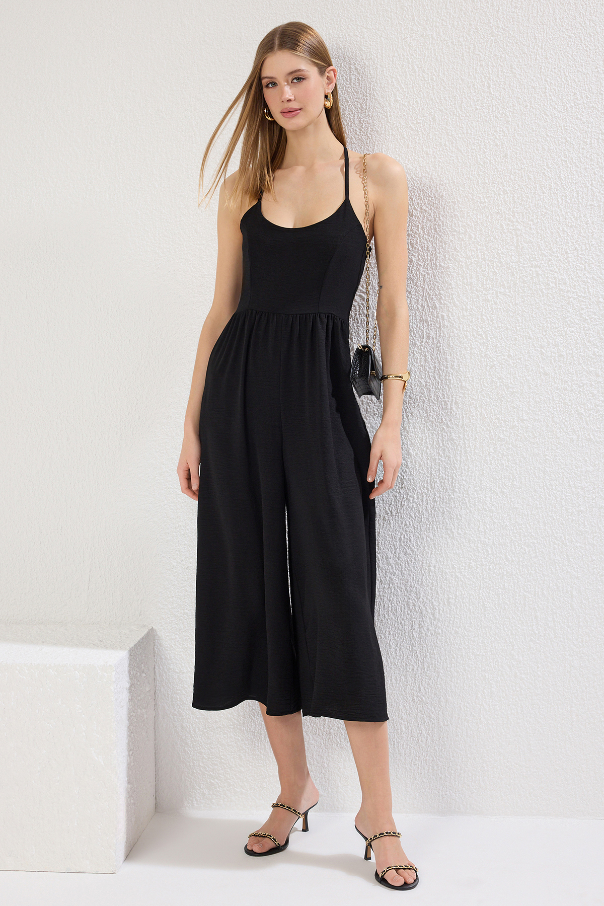 Trendyol Collection Schwarzer, Gewebter Overall Mit Weitem Bein, Overall Mit Weitem Bein für Damen - 40