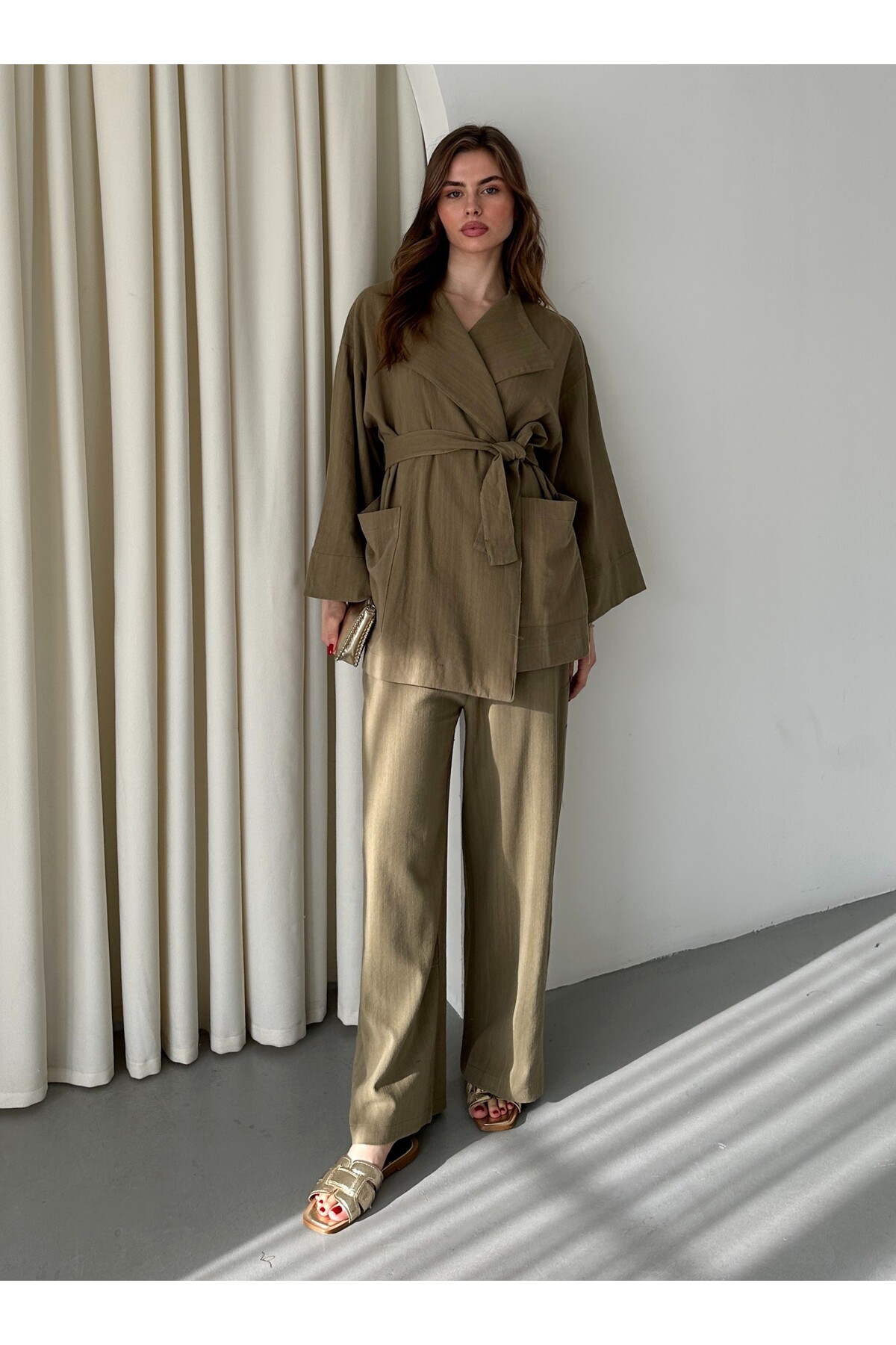 Laluvia Khaki Romina Rohleinen-jacken-hosen-set – 8447 für Damen - M