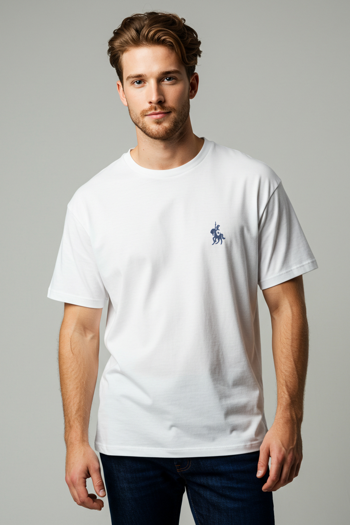 Trendyol Collection Weißes T-shirt Aus 100 % Baumwolle Mit Regulärem/normalem Schnitt Und Pferde-stickerei-detail für Herren - 3XL