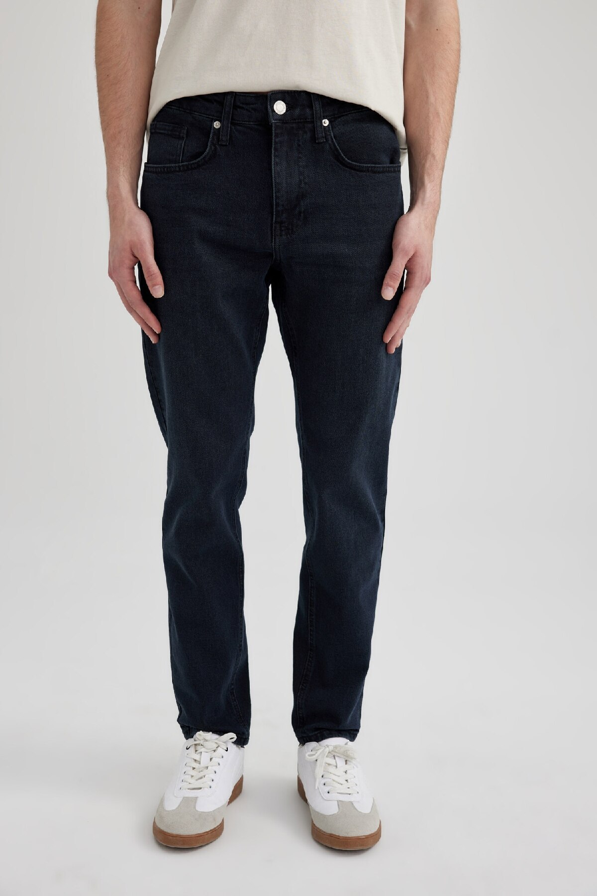 DeFacto Slim Tapered Fit Skinny Fit Jeanshose Mit Normaler Leibhöhe Und Schrumpfbarem Bein für Herren - 28/28