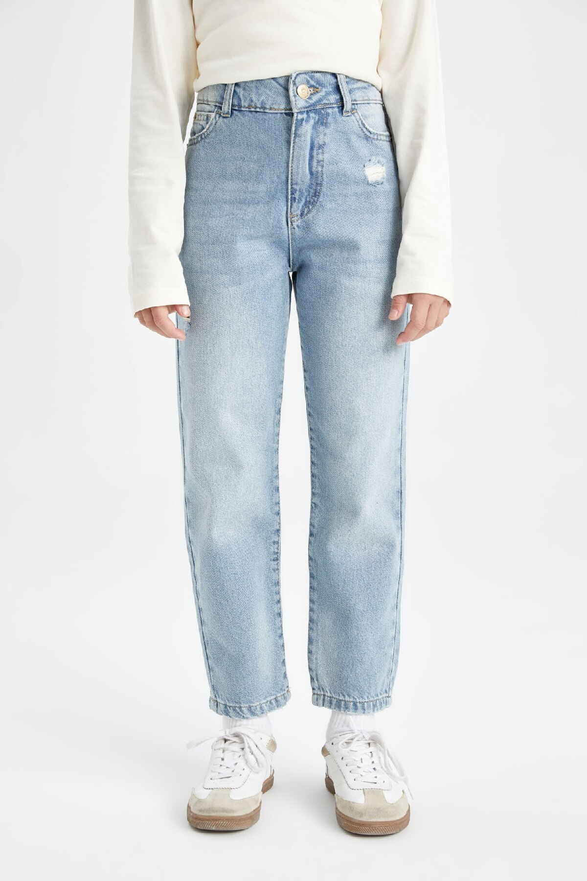 DeFacto Zerrissene, Detaillierte Mom-fit-jeanshose Mit Schmalem Bein Und Taschen Für Mädchen C8532a824au für Damen - 8–9 Jahre