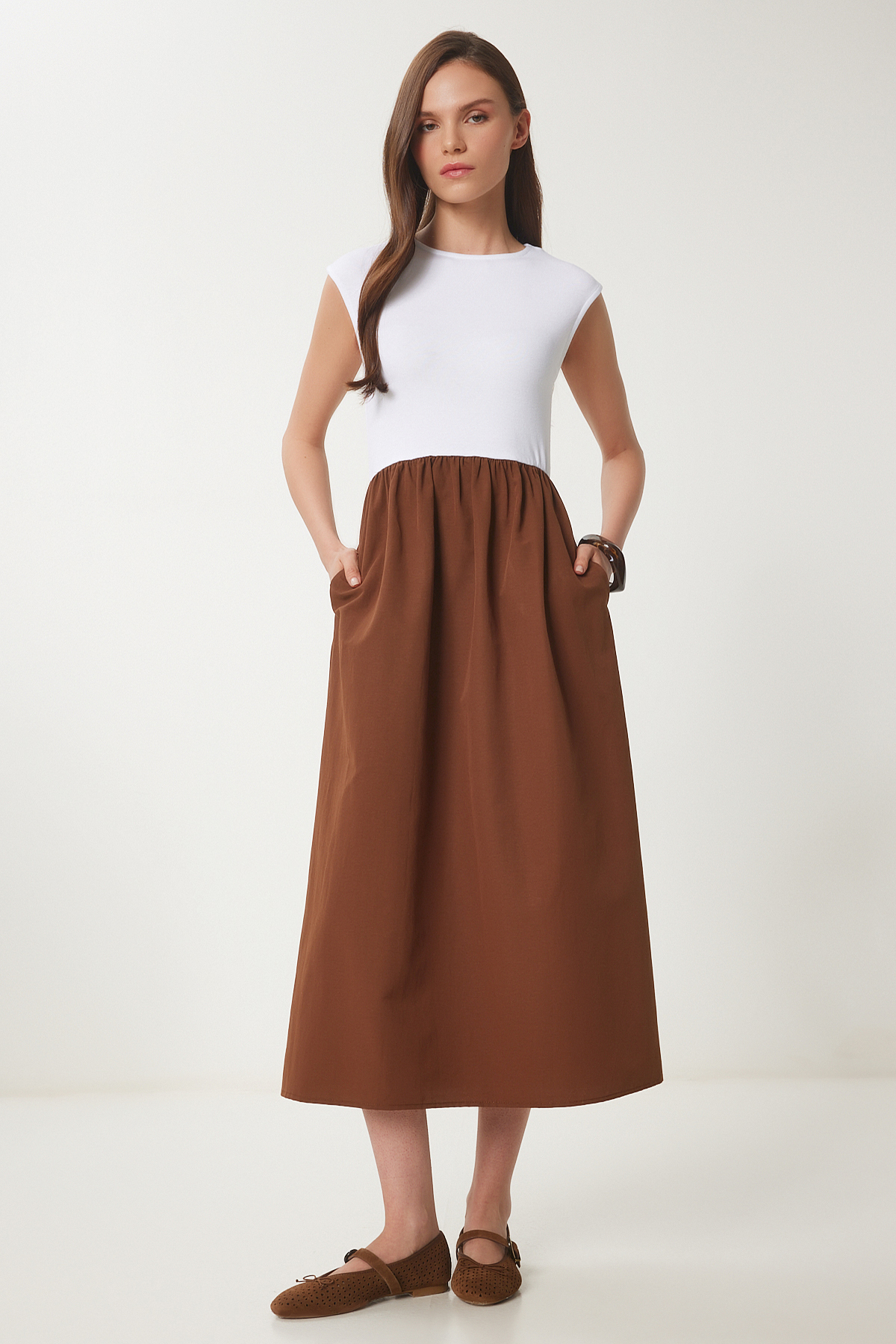 Happiness İstanbul Braun-weißes Strickoberteil, Sommer-popeline-a-linien-kleid für Damen - 38