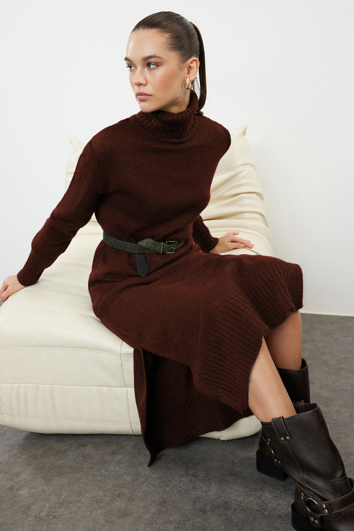 Trendyol Collection Braunes, Gerades, Nicht Sichtbares Midi-midi-strickkleid Mit Weitem Schnitt Und Weichem Strickkleid Mit Struktur für Damen - S