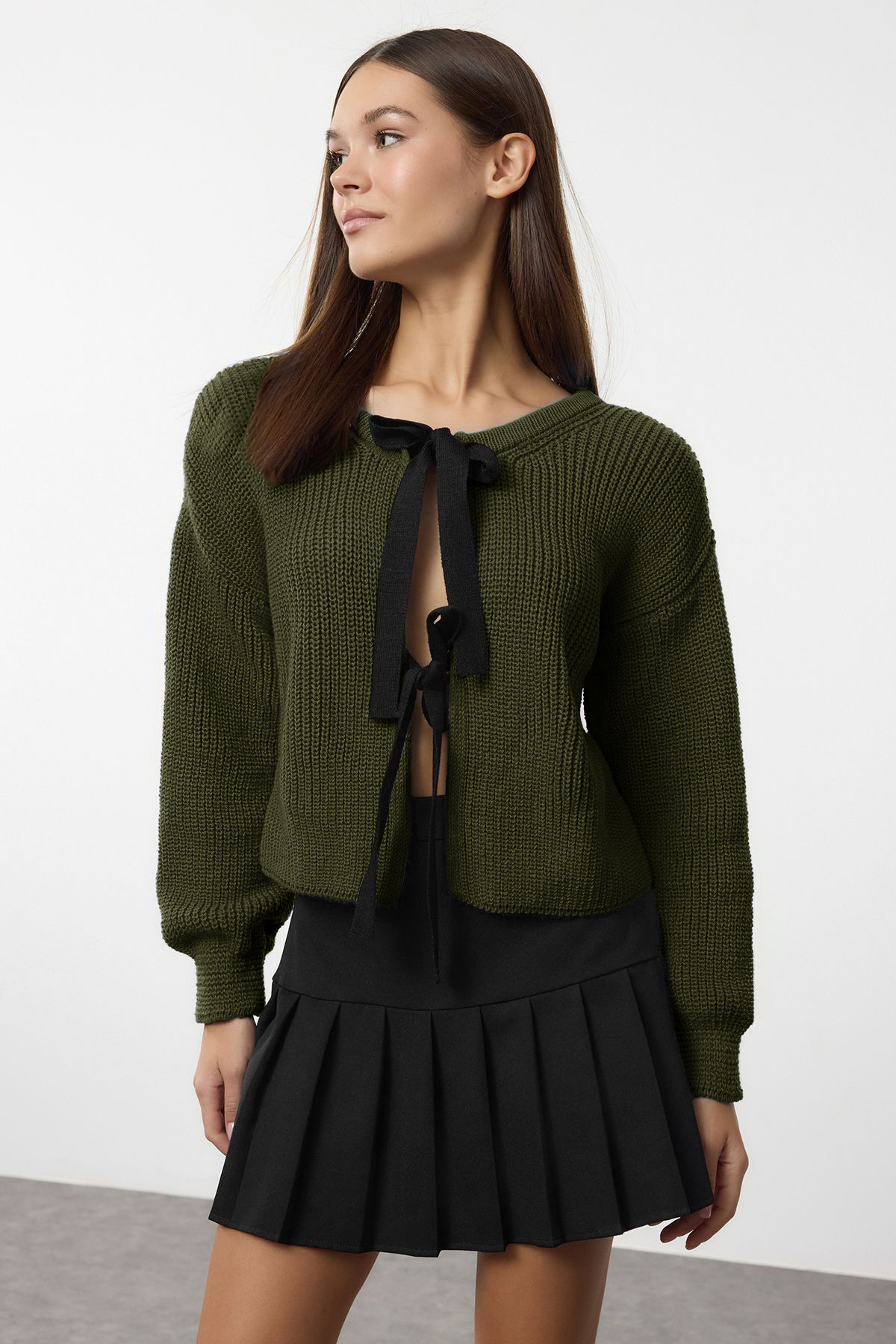 Trendyol Collection Khakifarbenes Crop-top-daunen-hosen Mit Zwei Möglichkeiten Zum Tragen Mit Details. für Damen - L