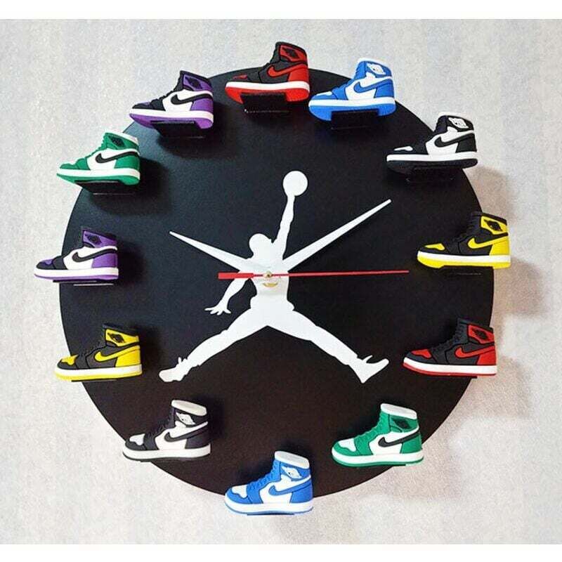 3D-Wanduhr 3D-Schuhmodell Home-Office-Möbel Sport nba Basketball Basketball, schwarzer Hintergrund, weißes Muster