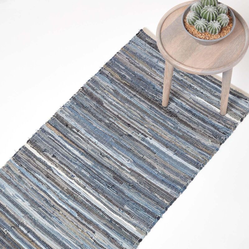 Homescapes - Denim Teppichläufer blau gestreift, 66x200 cm – Flickenteppich aus Recycling-Jeansstoff