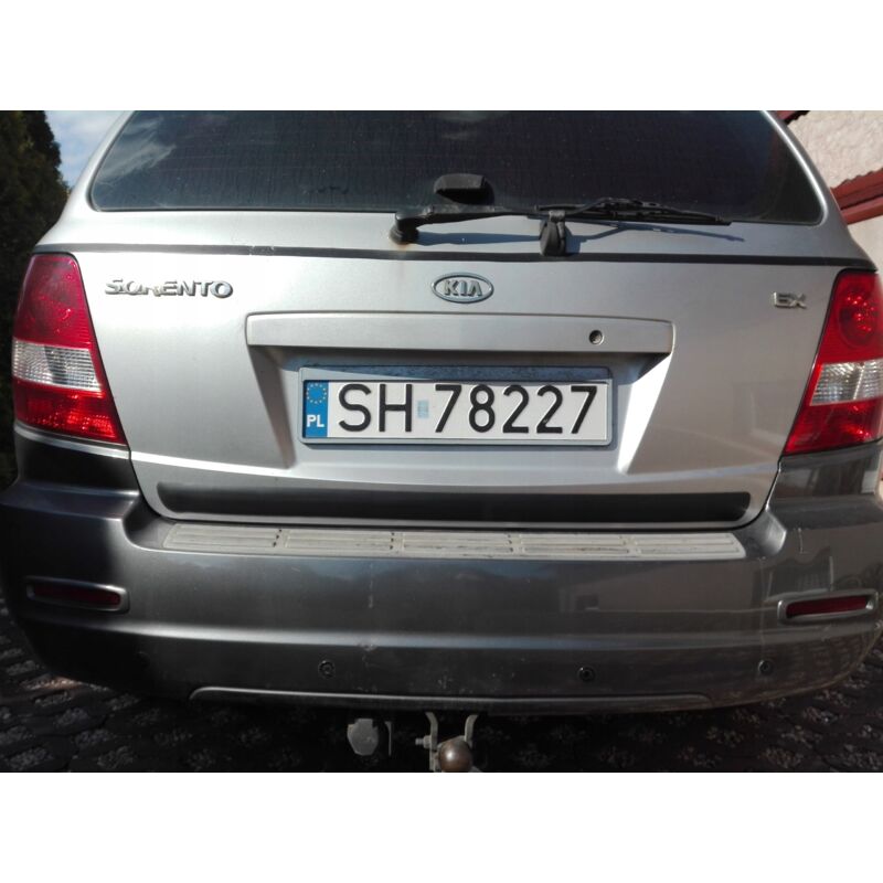 KIA SORENTO I - Schwarze Heckklappenverkleidung Tuning
