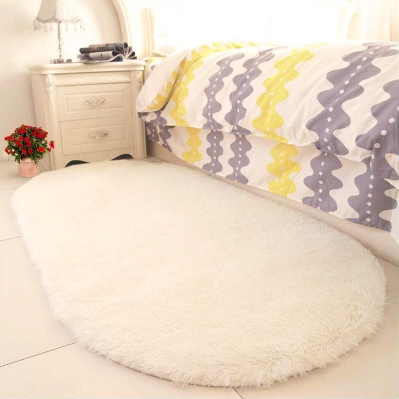 Flauschiger ovaler Teppich für Schlafzimmer und Wohnzimmer, süßer pelziger Teppich für Schlafzimmer und Schlafsaal, für Jungen und Mädchen,