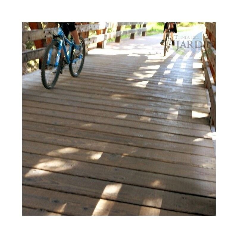 Terrassendielen aus behandeltem Holz, ideal für jede Art von Konstruktion. Maße 2,8 x 12,5 x 300 cm