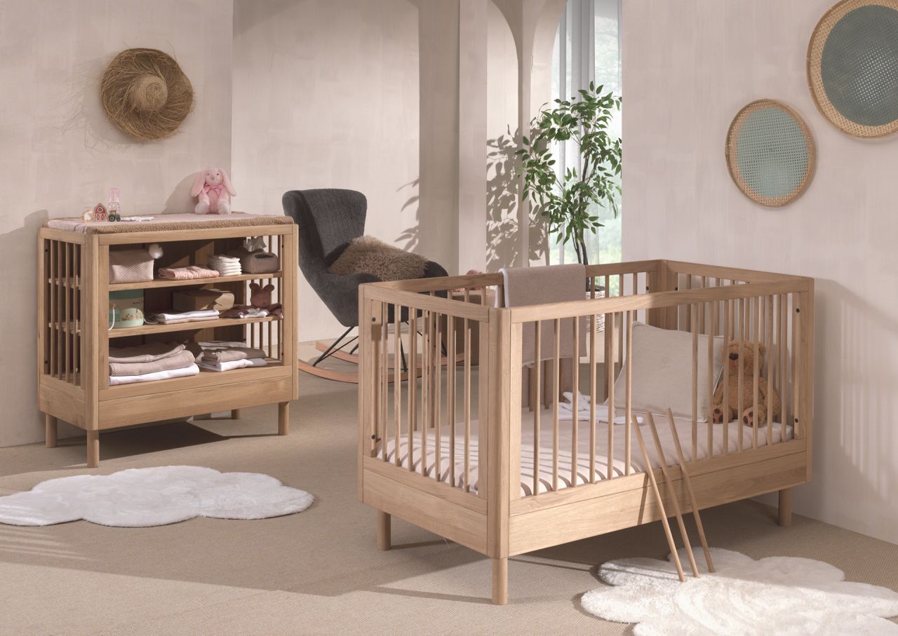 Set Babybett und Wickelregal Kinderzimmer Babyzimmer Eiche Massiv natur geölt
