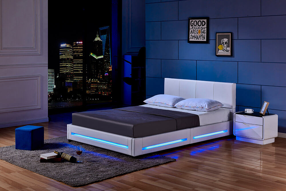 Home Deluxe Lit LED ASTEROID avec matelas - 140 x 200 cm blanc