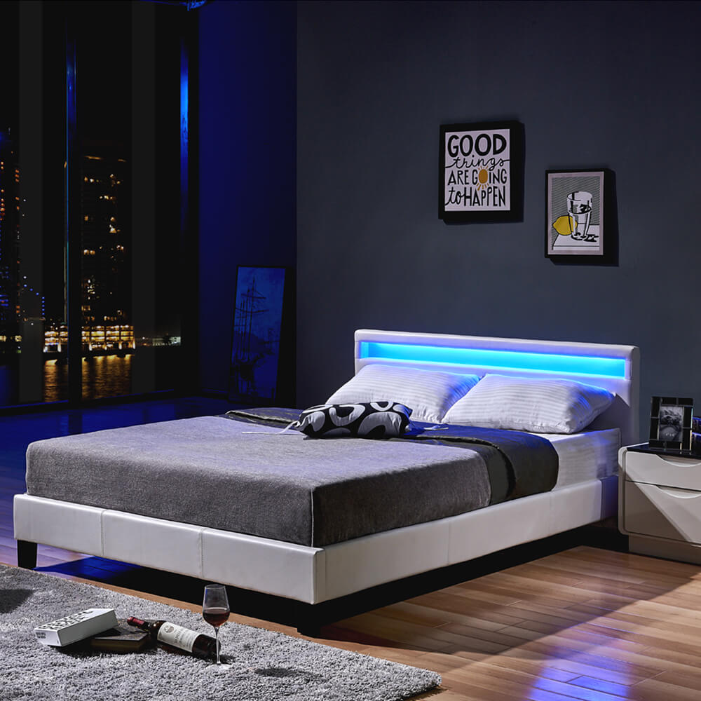 Home Deluxe LED Bett ASTRO mit Matratze - 140 x 200 cm Weiß
