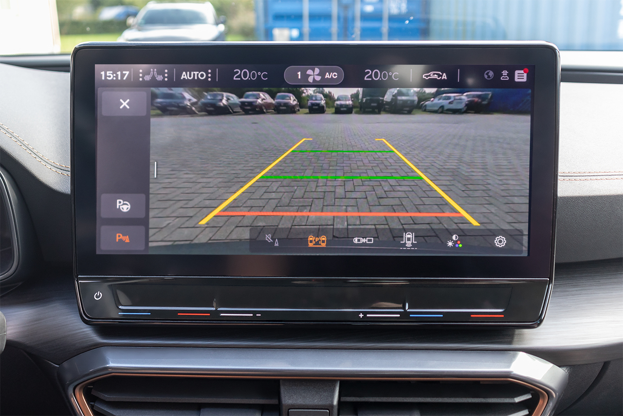 Original Kufatec Komplett- Set Nachrüstung Rückfahrkamera + Kabelbaum für Seat Formentor KM7