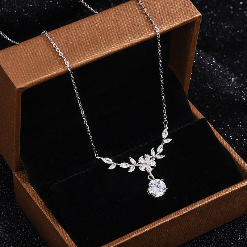 999 Sterling Silver Cherry Blossom Necklace Female Forest Style Ins Flower Branch Laurel Light Luxury Clavicle Chain For Girlfriend Bestie Gift