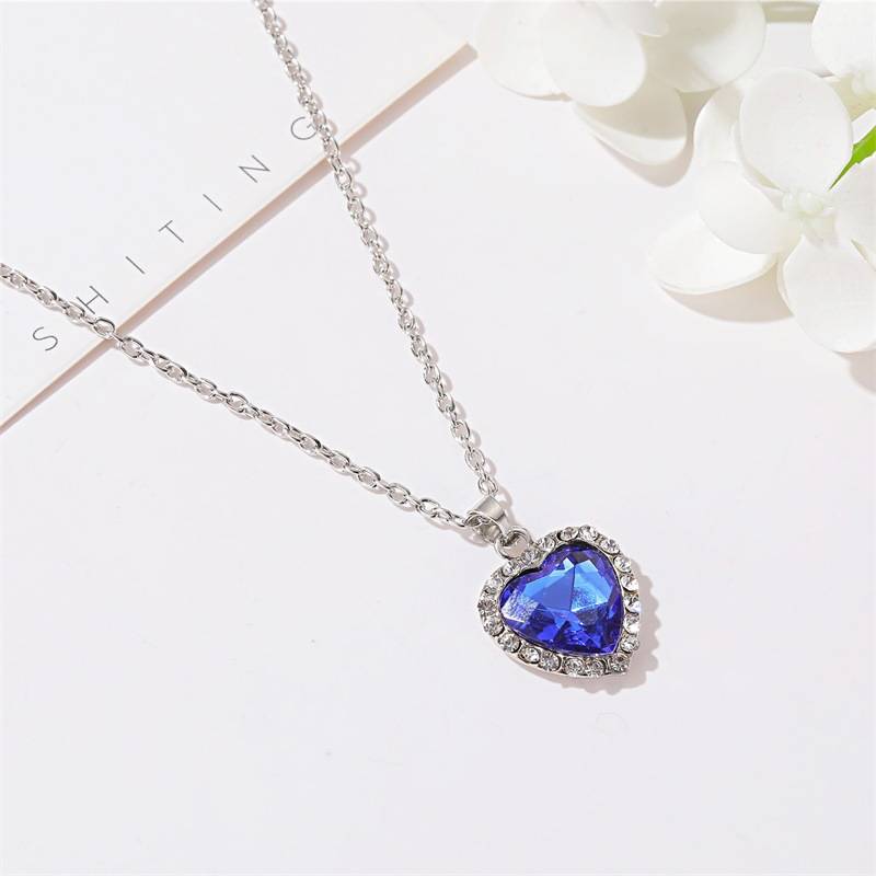 Popular jewelry Titanic crystal gem heart necklace Temperament classic heart of the ocean necklace