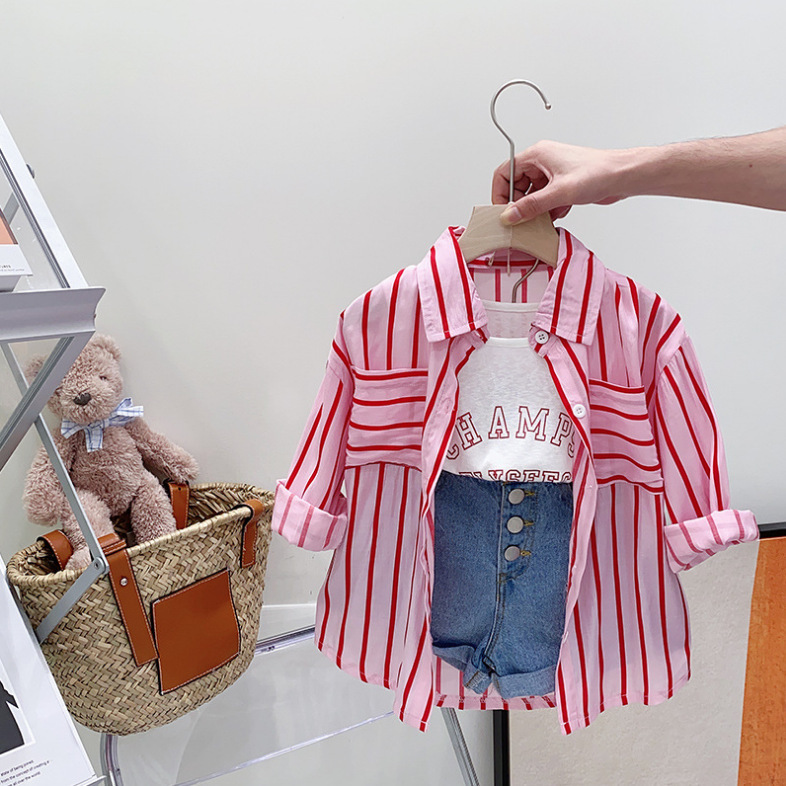 Mutter & Kinder 2024 Sommer Neue Kindermode Koreanische Version Kleine und Mittlere Mädchen Gestreiftes Langarmhemd + Weste Hosen Dreiteiliges Set