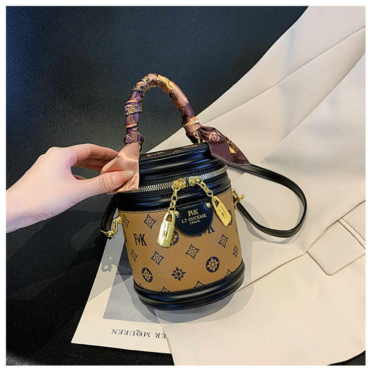 New Trend Line Women's Bag Fashion Classic Printed Bucket Bag Rich Bucket Bag Single Shoulder Crossbody Bag