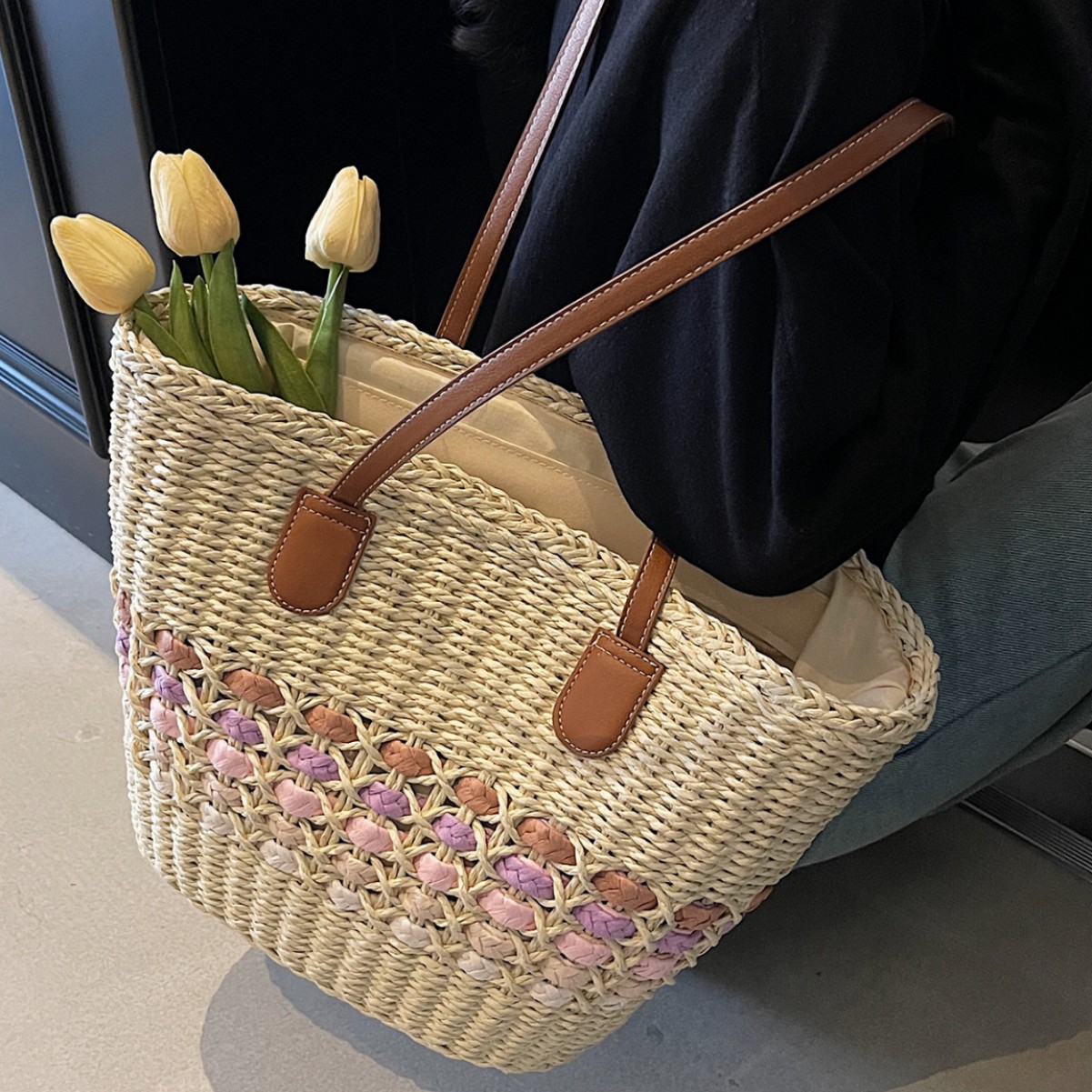 Straw Bag Woven Bag Commuter Large Capacity Straw Bag Women's Summer Beach Vacation Shoulder Bag Tote Bucket Bag