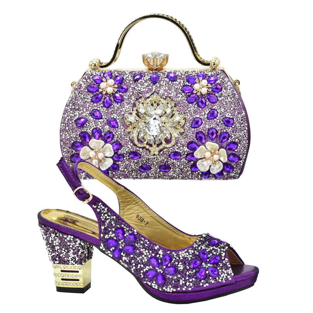 Vintage Diamond-encrusted Floral Embellished Square Heels With Pointed Heels Paired With A Solid Color Party And Dinner Bag Set