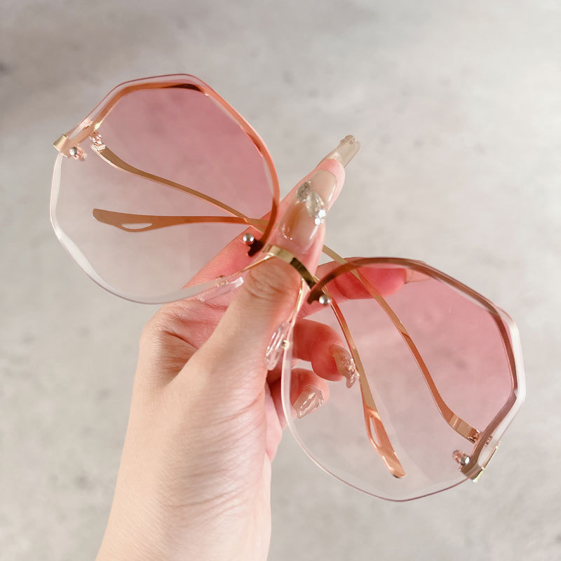 Sunglasses for women High fashion half frame plain face sunglasses Outdoor sunscreen UV protection large frame powder blusher sunglasses