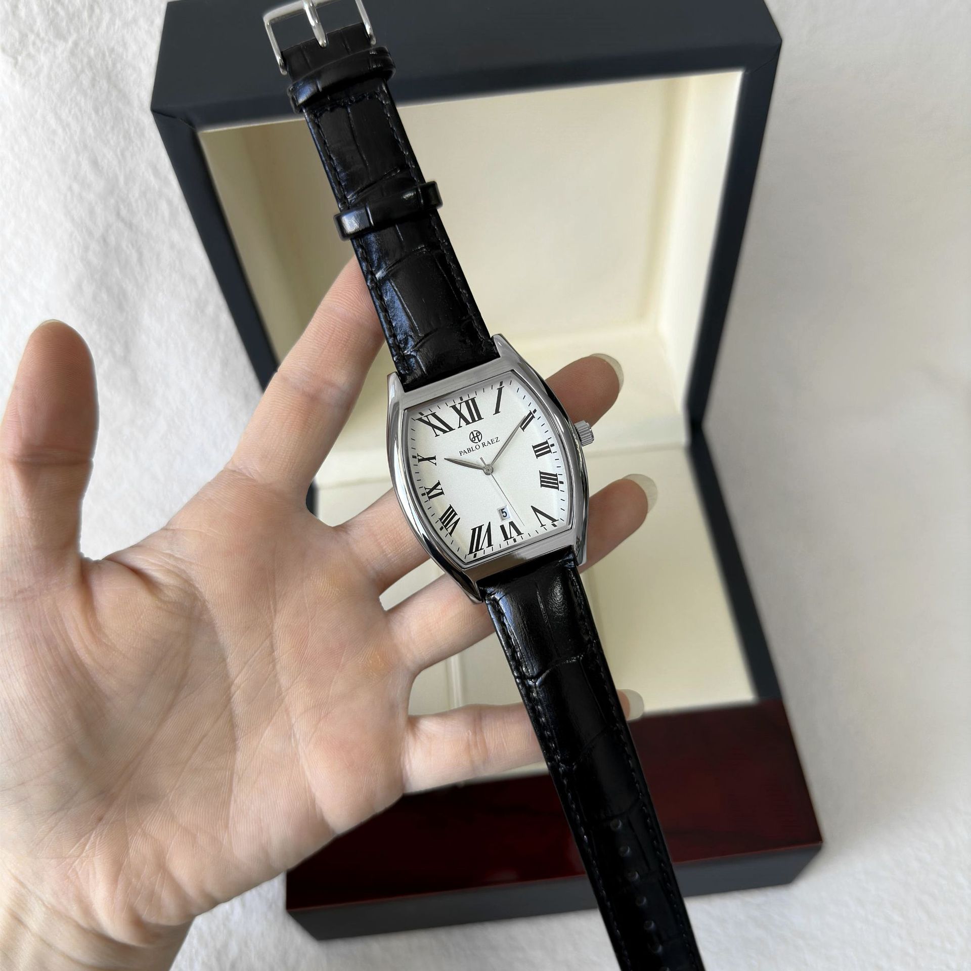 Men's Watches Personality Watch Square Plate Waterproof Belt Wine Barrel Watch Simple Casual Temperament Men's Watch