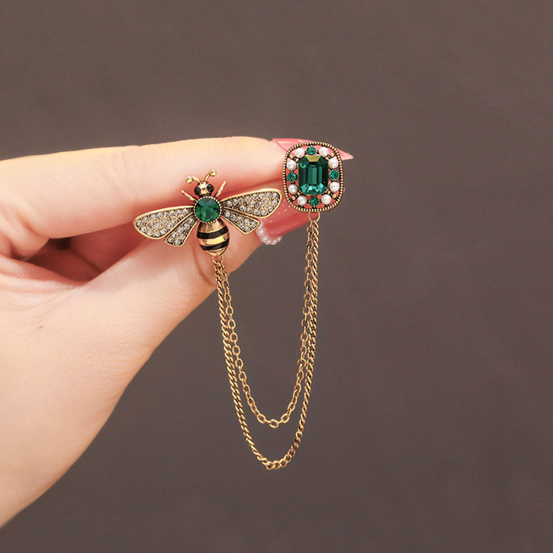 Designer Bee Tassel Brooch Vintage Personality Chain Emerald corsage Collar Pin Suit Jacket Pin accessory