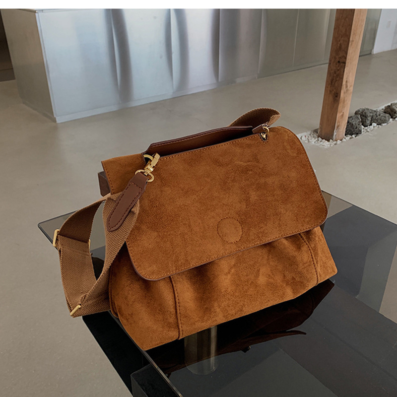 Women's Bags Niche Design High End Autumn And Winter Bag Women's Large Capacity Messenger Bag Shoulder Bag Women's Bag Large Bag Velvet Commuter Bag
