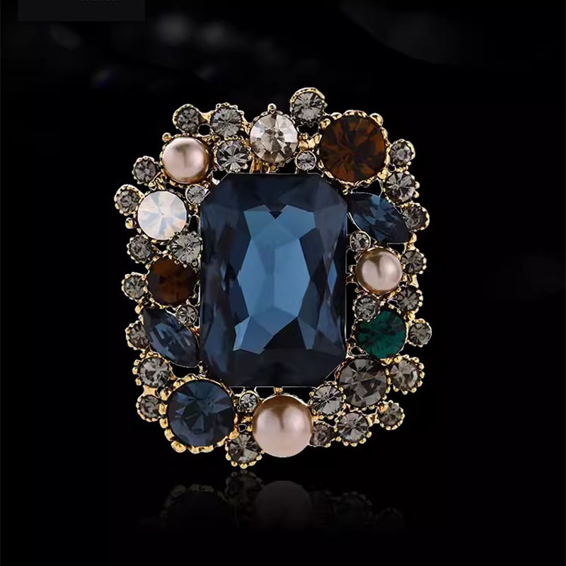 retro court brooch high-end women's new luxury crystal corsage elegant high sense pin suit accessories