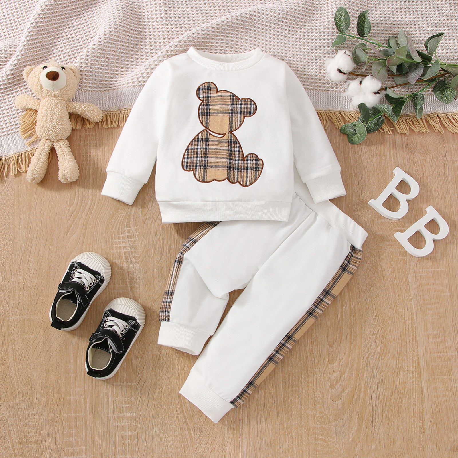 Three color options for new baby boys girls autumn bear printed pants and sweater set