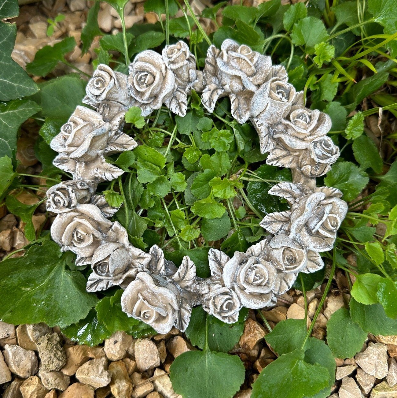 Radami Dekokranz Grabschmuck Rosenblüten Rose Rosenkranz