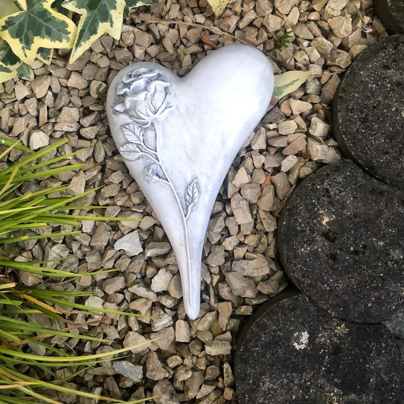 Radami Gartenfigur Grabherz Herz mit Rose