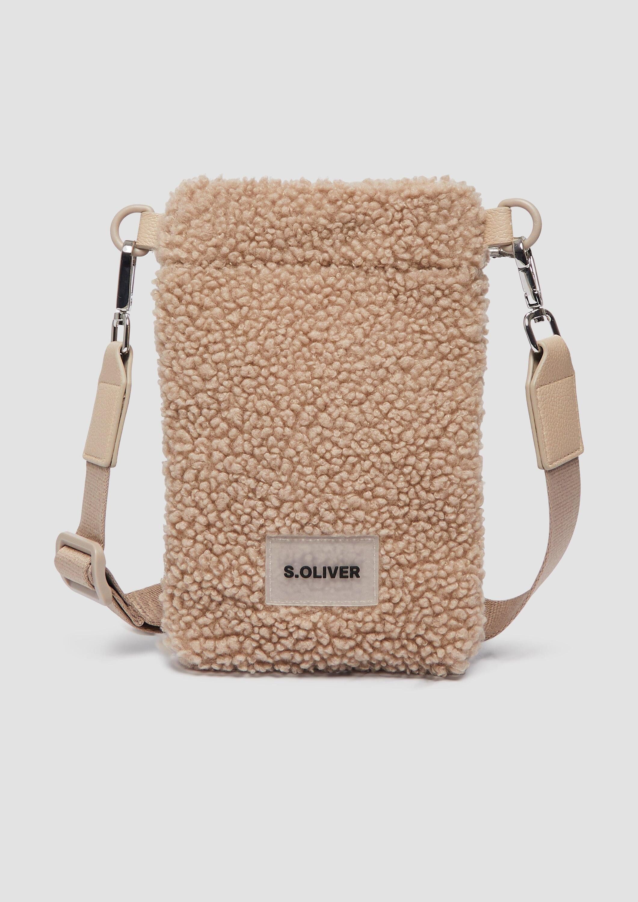 s.Oliver Handytasche Tasche Handy-Tasche aus Teddyplüsch