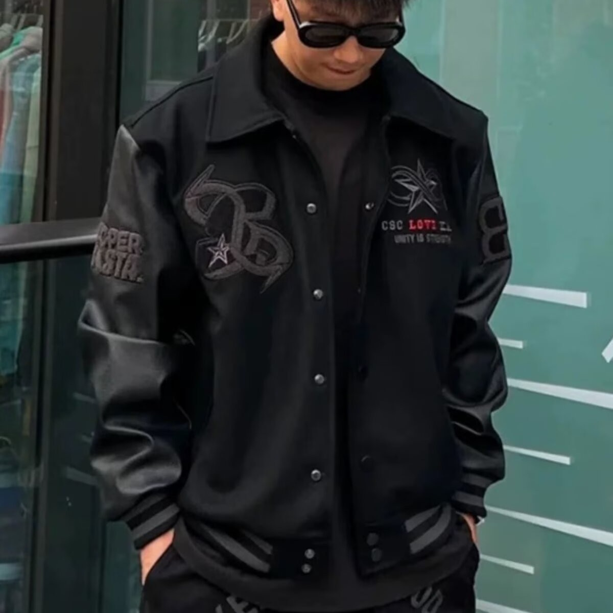 Bestickte Baseballjacke für Herren – College-Mantel mit Vintage-Tierprint (M-2XL) – Streetwear-Oberbekleidung aus Polyester mit Akzenten aus Used-Leder