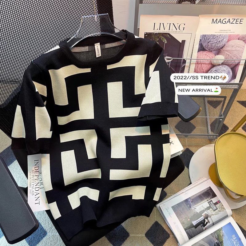 Men's Clothing Spring and summer new version of slim men's fashion round neck knitted short sleeved T shirt young men's contrast color bottoming shirt