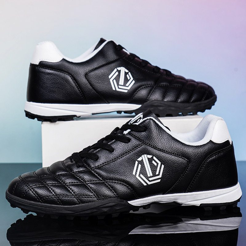 Seamless flying woven Messi football shoes Men's low top teen spike smash training sneakers