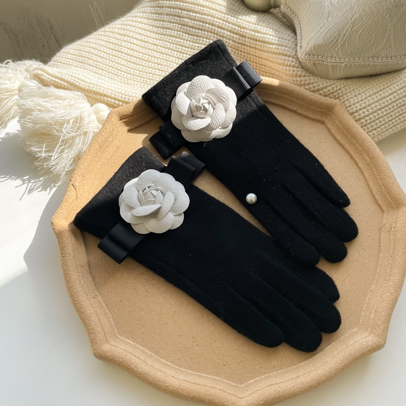 2021 Autumn/Winter Designer's Small Fragrant Wind Ribbon Camellia Wool Cashmere Split Finger Gloves