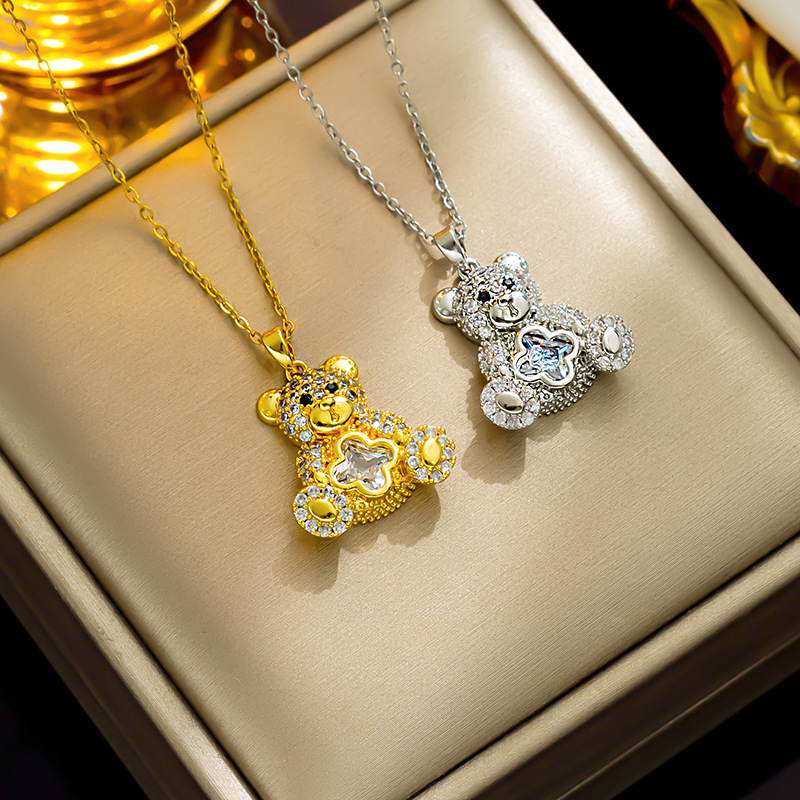 New teddy bear necklace for women crystal four-leaf clover smart bear clavicle chain for women cute bear pendant clavicle chain