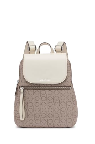 Calvin Klein Damen Reyna Signature Key Item Flap Rucksack, Mandel/Taupe/Weiß, Einheitsgröße